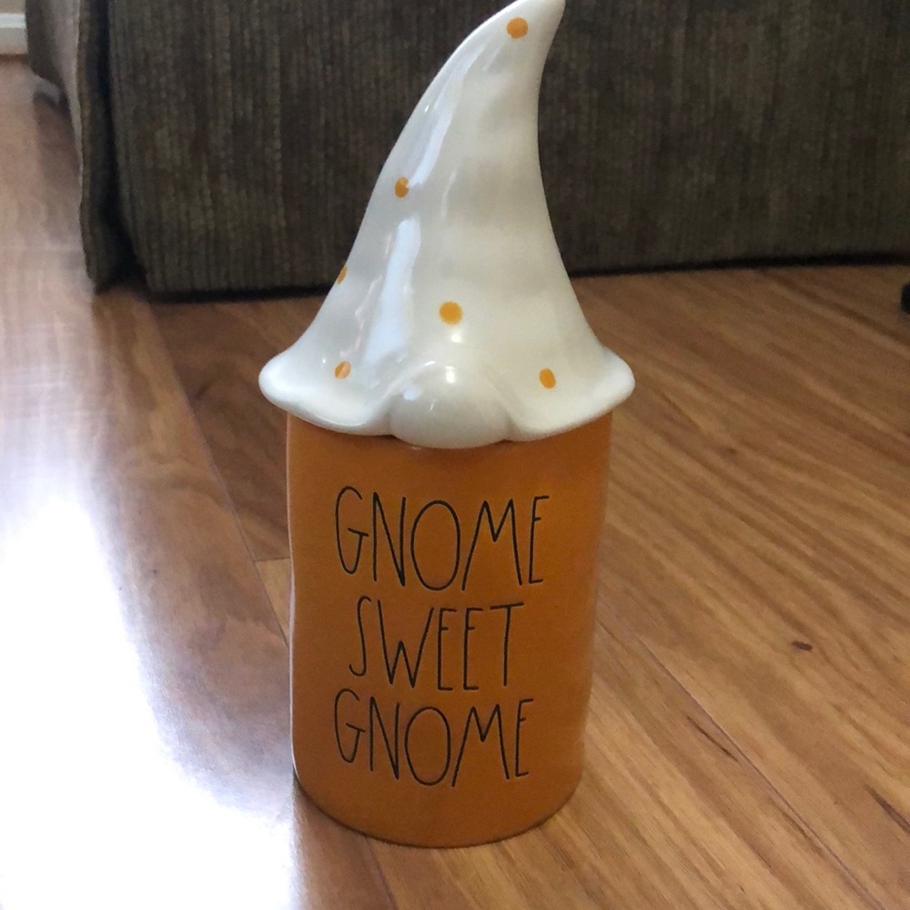 Rae Dunn gnome sweet gnome candle with hat - Picture 4 of 9